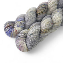 Hurricane Yarn Mystery: The Thunder Rolls